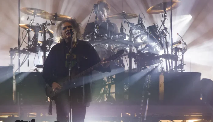 1780926480_The-Cure-durante-show-no-Primavera-Sound-em-Sao-Paulo-em-2023-Grosby-Group.webp.webp