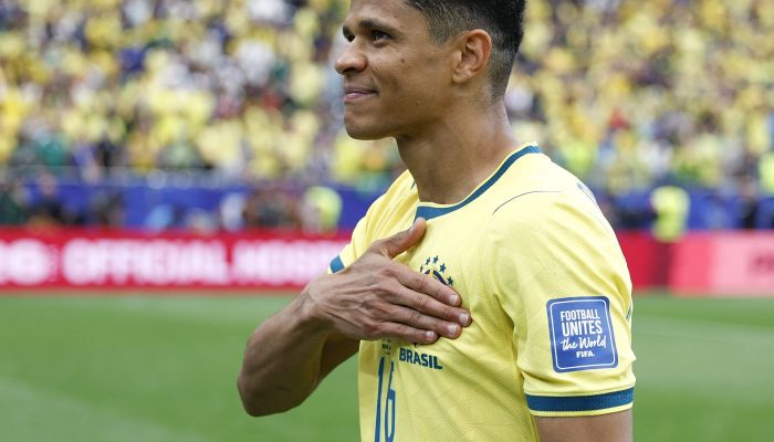 29jun2026brasilxjapao123_douglas_santos_bate_no_peito.jpg