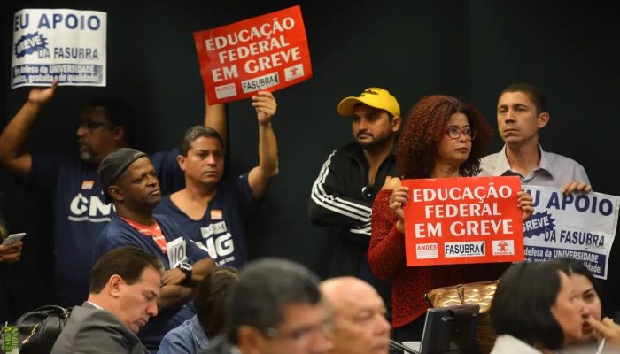 968065-comissao-de-educacao_greve-1023.jpg
