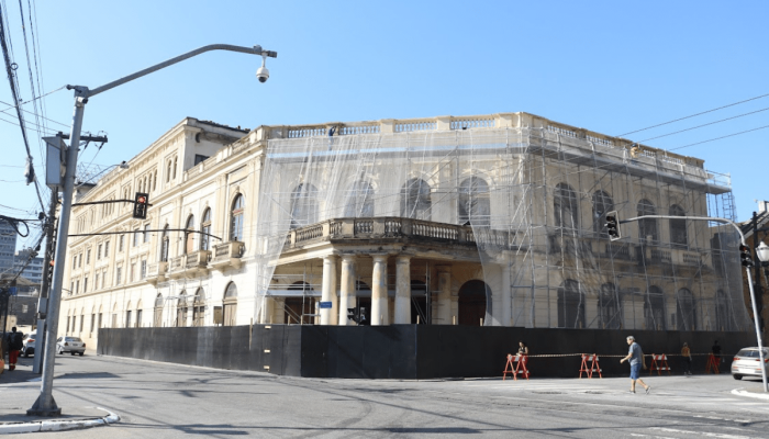 Coliseu-o-teatro-que-Santos-nunca-deixou-morrer-mas-ainda-nao-salvou.png