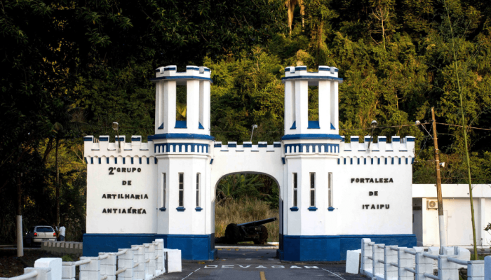 Conheca-a-historia-da-Fortaleza-de-Itaipu.png