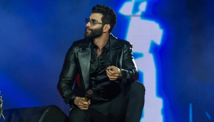 Gusttavo-Lima-durante-show-em-Barretos-Eduardo-Martins_Brazil-News-1.webp.webp