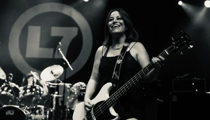 L7-Bassist-Jennifer-Finch-1-1.webp.webp