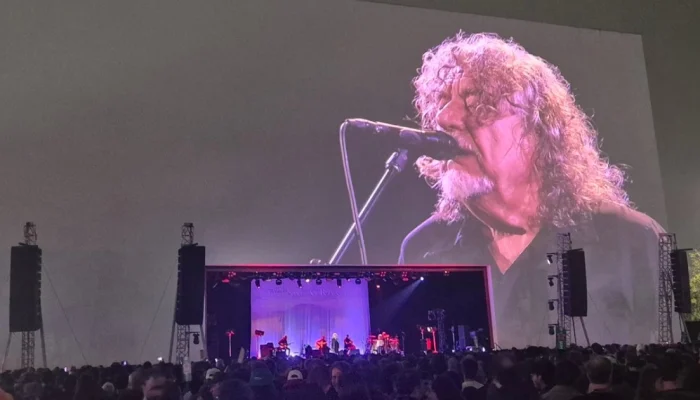 Robert-Plant-no-C6-Fest.webp.webp