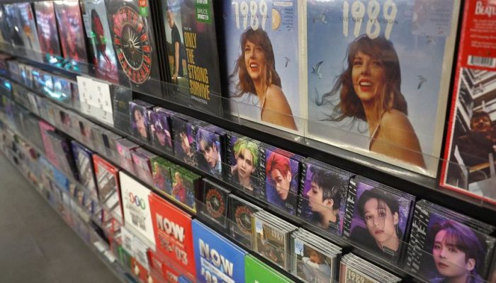a-midia-fisica-esta-na-moda-outra-vez-e-a-culpa-e-dos-servicos-de-streaming-foto-peter-nicholls-gett.jpeg