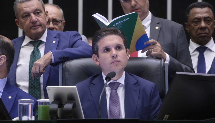 aumento-deputados-camara.jpg
