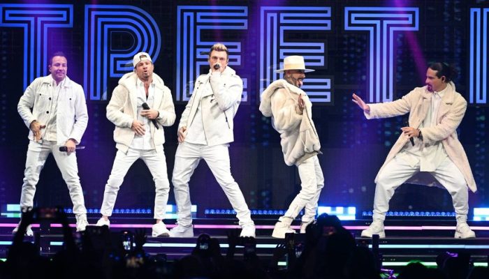 backstreet-boys-2022-foto-jason-koerner-getty-images-for-iheartradio_widelg.jpg