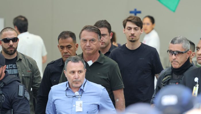bolsonaro-escolta-hospital-gsi.jpg