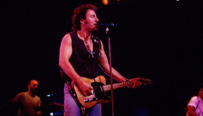 bruce-springsteen-Eric-Robert-Sygma-Sygma-via-Getty-Images-foto-jornalistica-667889438.jpg