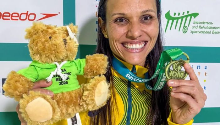 carol-medalha_internacional_natacao_2026.jpg