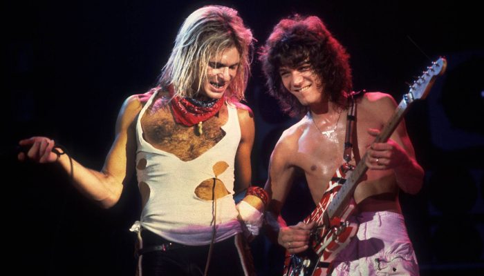 david-lee-roth-eddie-van-halen-1981-foto-paul-natkin-getty-images.jpg