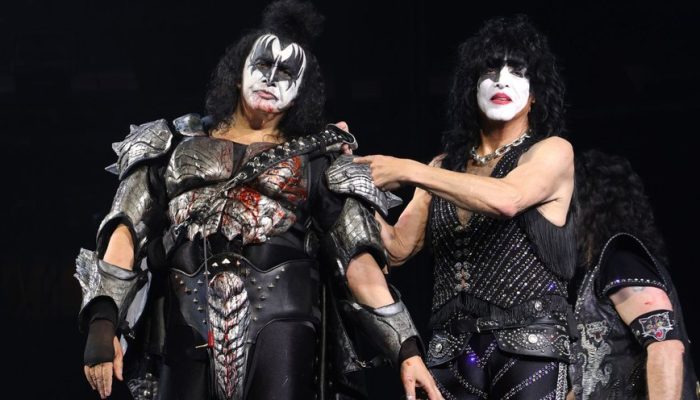 gene-simmons-paul-stanley-kiss-foto-kevin-mazur-getty-images-1826600262_widelg.jpg