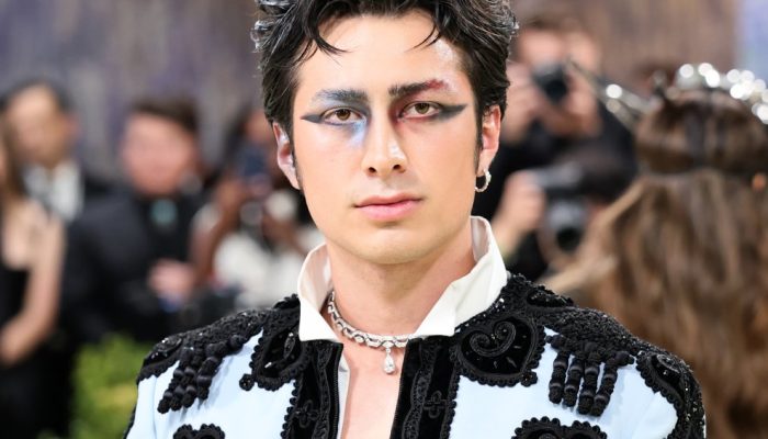 hudson-williams-maquiagem-met-gala-2026.jpg