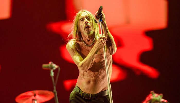 iggy-pop-show-the-town-foto-leca-suzuki.jpg