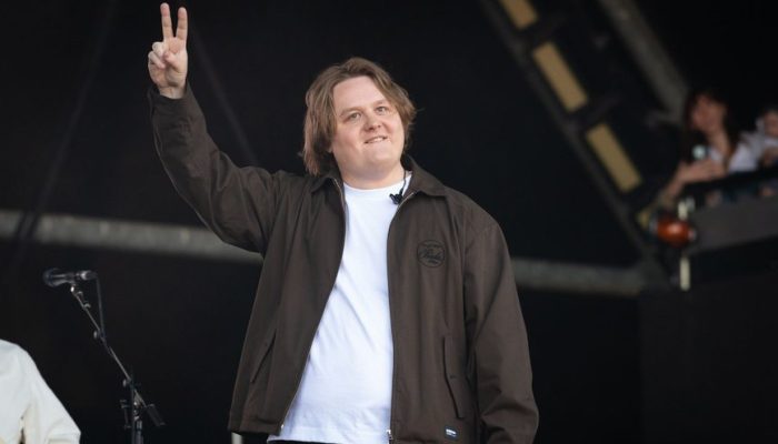 lewis-capaldi-gettyimages-2222470975_widelg.jpg