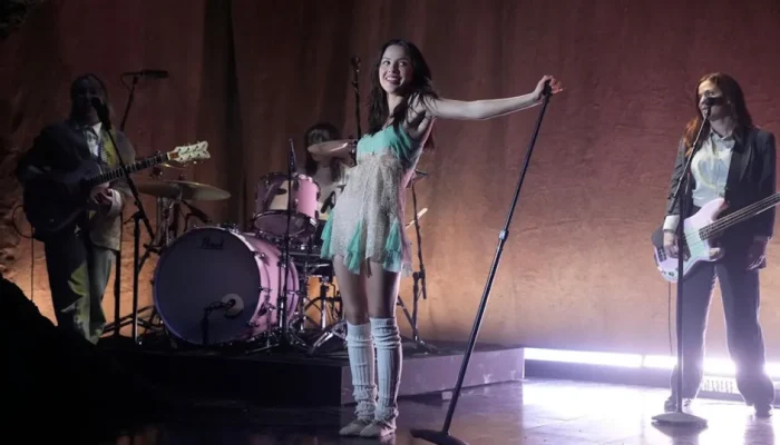 olivia-rodrigo-snl-musical-guest-2026-billboard-1800.webp.webp