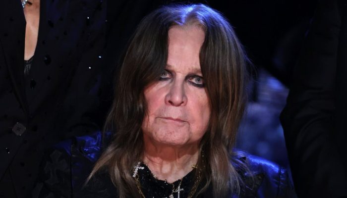ozzy-osbourne-2024-rock-hall-foto-kevin-mazur-getty-images-for-the-rock-and-roll-hall-of-fame_widelg.jpeg