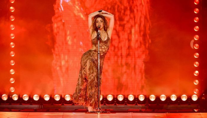 shakira-photo-by-kevin-mazur-getty-images-for-live-nation-3_widelg.jpg